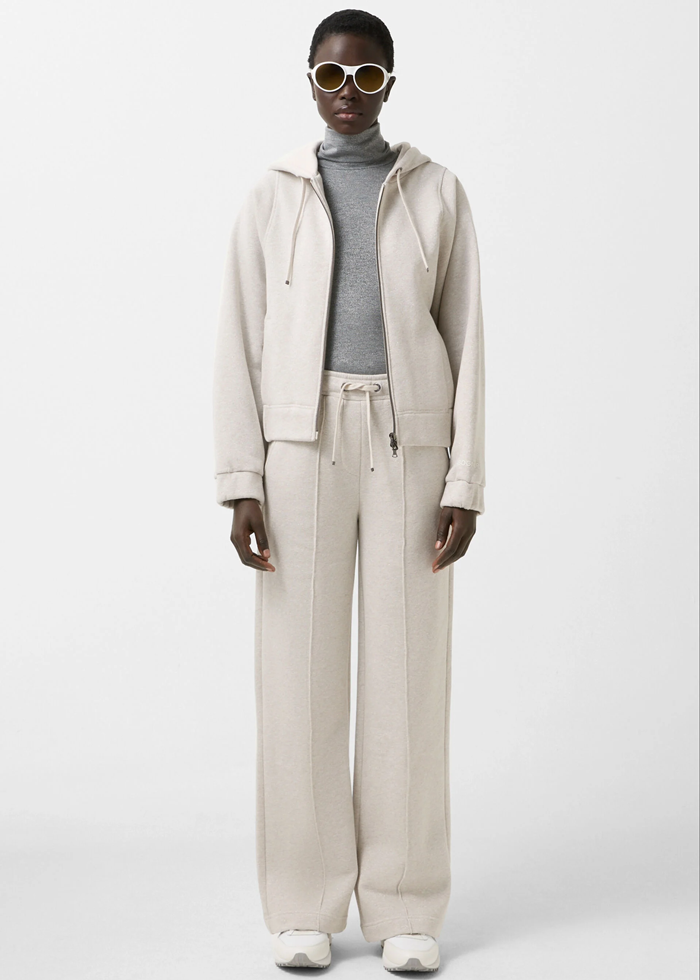 254-1687-9466-781_s01_life_full_01_b2c_1758706007