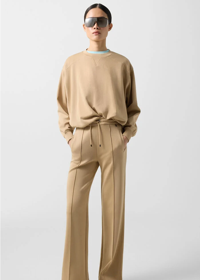 262-8631-5253-771_s01_life_outfit_01_b2c_1772202035